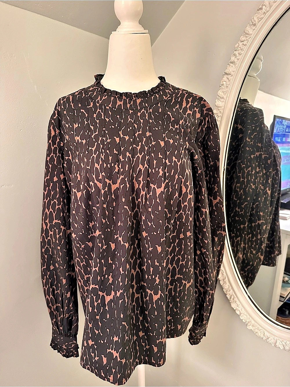 Rails Blouse in Spotted Slate Animal Print in Black & Tan Size Medium